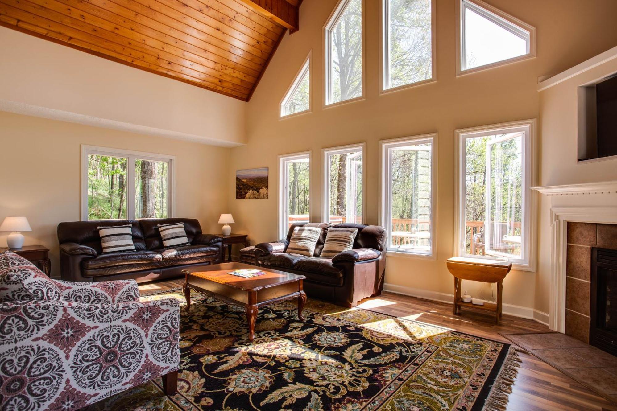 Love Ridge Mountain Lodging Lyndhurst Exterior foto